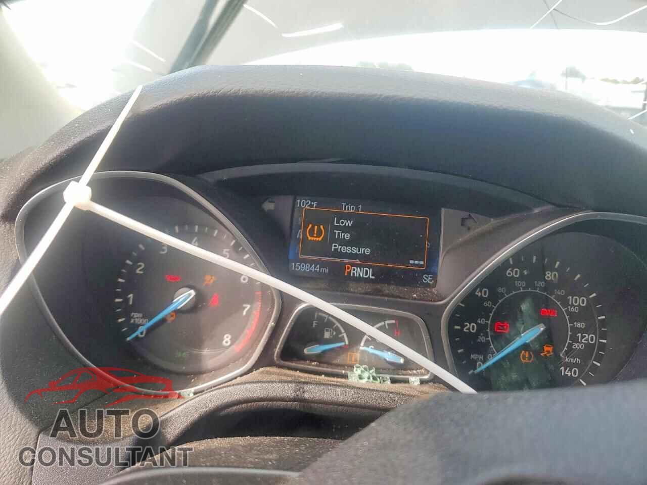FORD FOCUS 2015 - 1FADP3F22FL239604