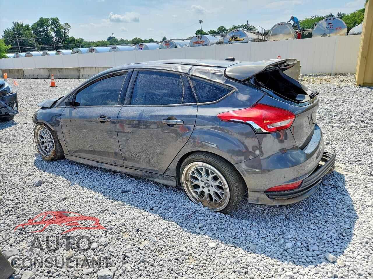 FORD FOCUS 2016 - 1FADP3L90GL226949
