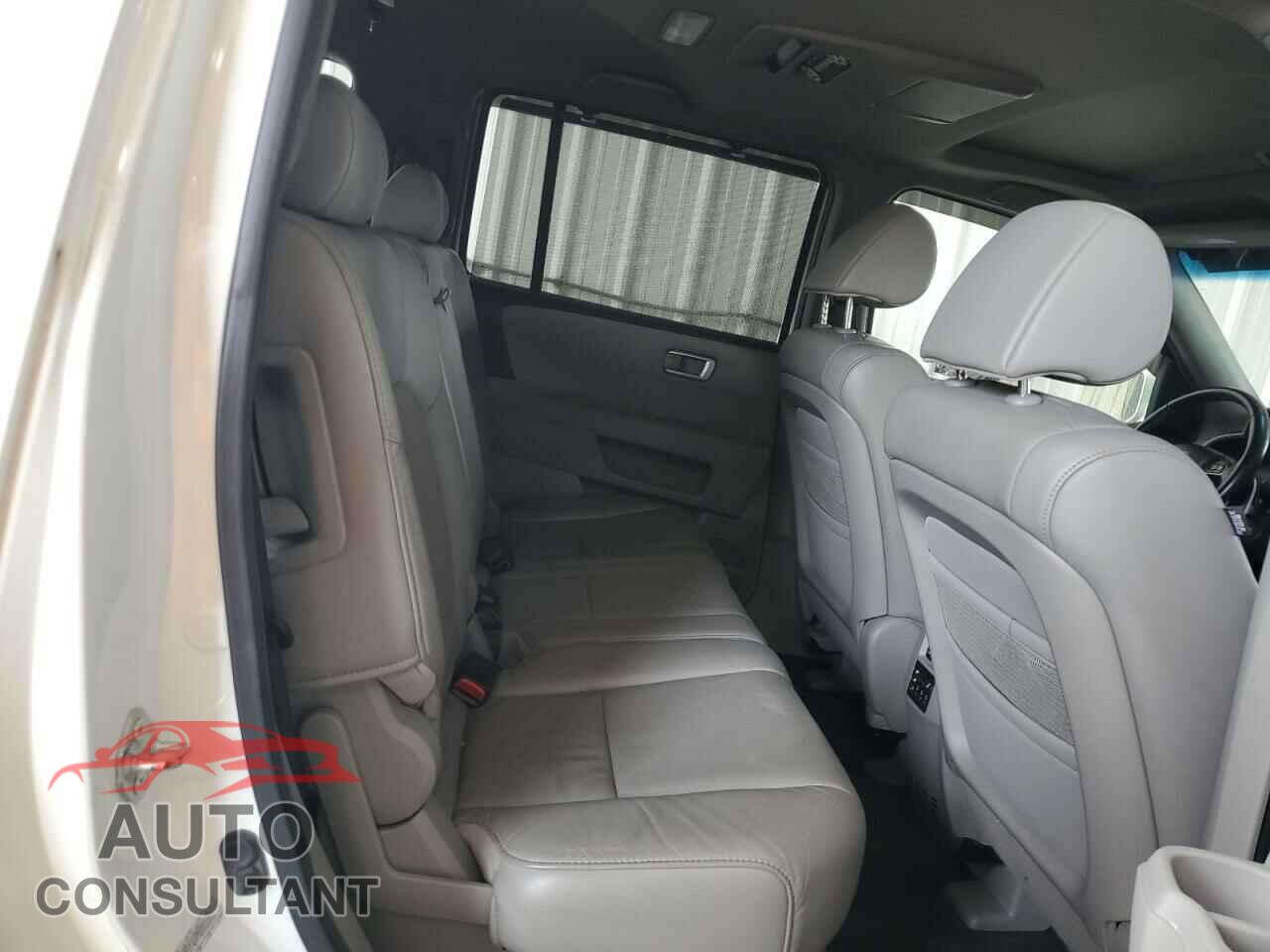 HONDA PILOT 2011 - 5FNYF4H97BB086813