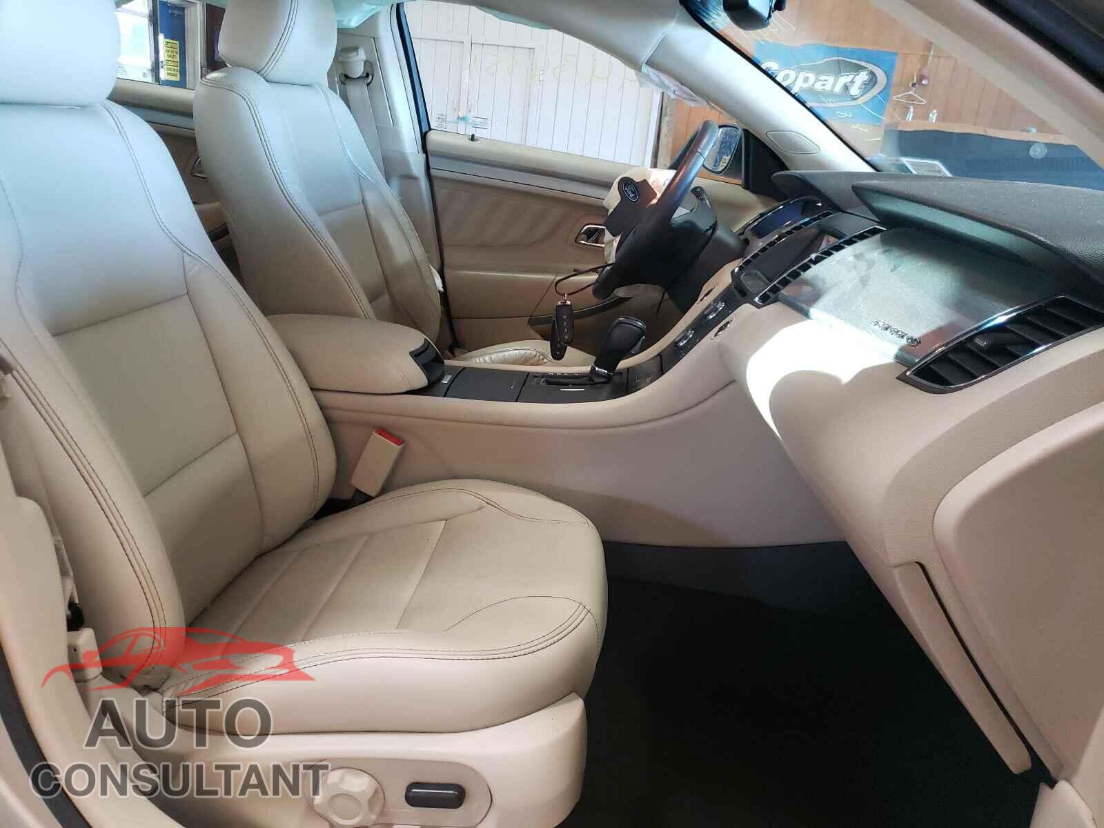 FORD TAURUS 2017 - 1FAHP2E82HG114471