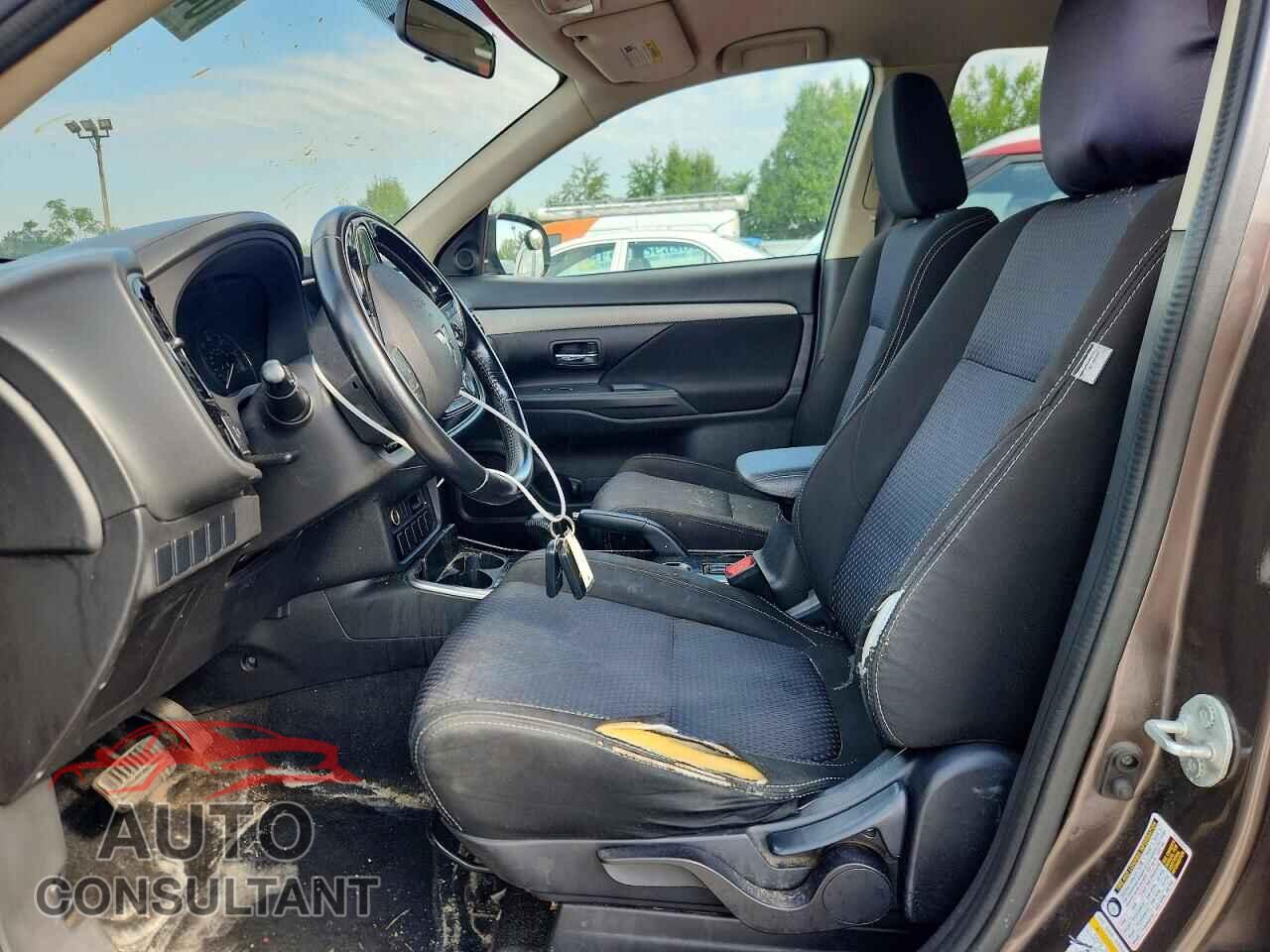 MITSUBISHI OUTLANDER 2017 - JA4AD3A30HZ002528
