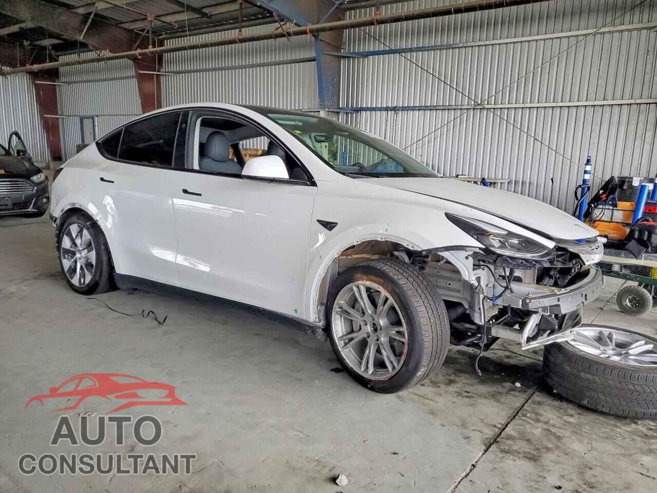 TESLA MODEL Y 2024 - 7SAYGDEE1RF054192