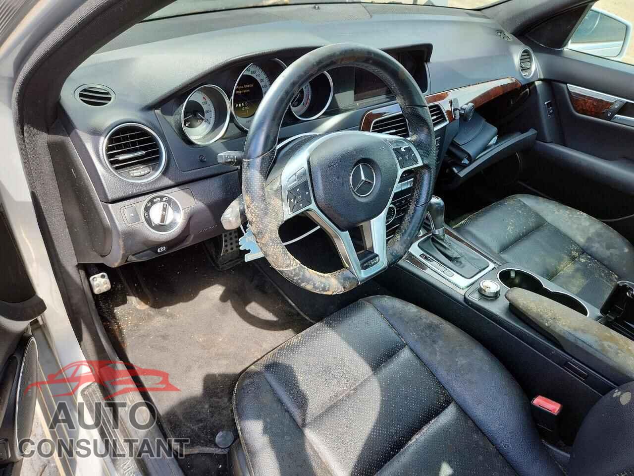MERCEDES-BENZ C-CLASS 2012 - WDDGF8BB3CA712145