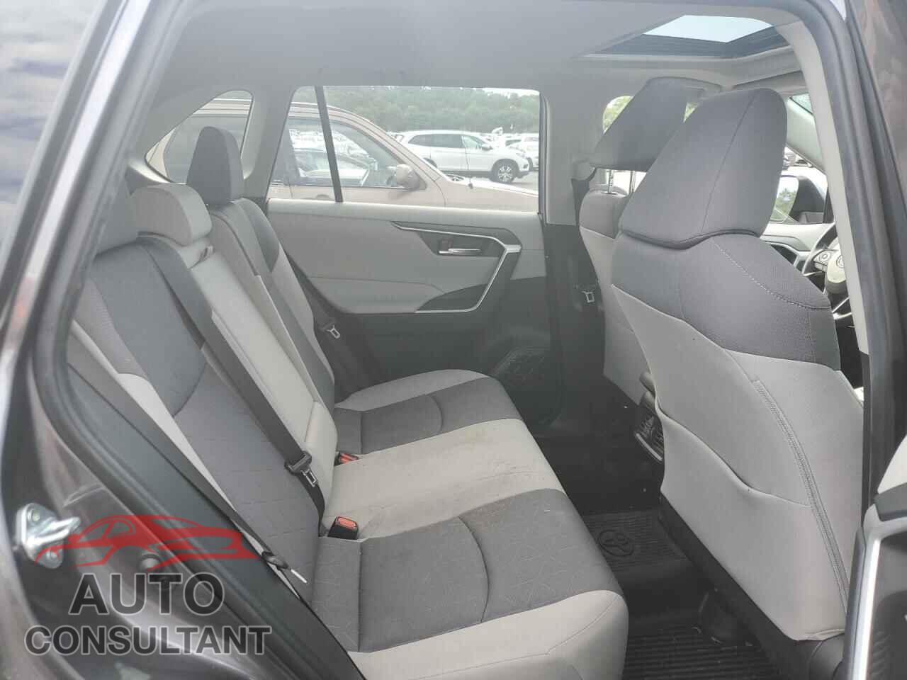 TOYOTA RAV4 2019 - JTMP1RFVXKD500374