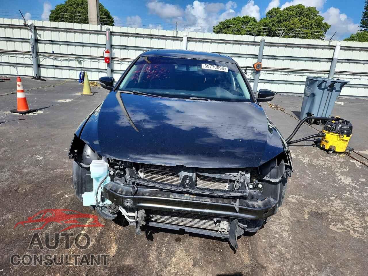 VOLKSWAGEN JETTA 2017 - 3VWB67AJ1HM252014