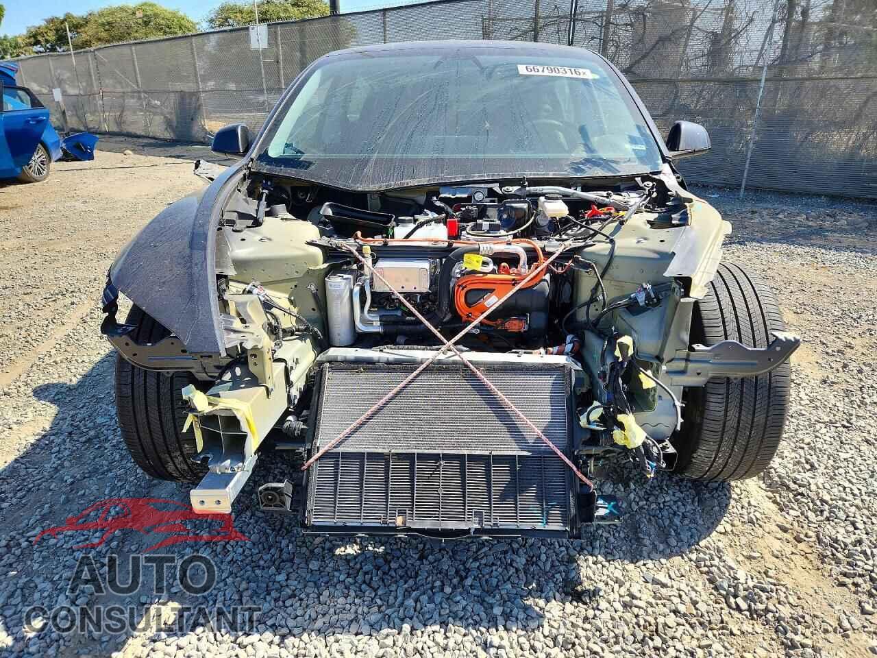 TESLA MODEL 3 2024 - 5YJ3E1EA2RF746941