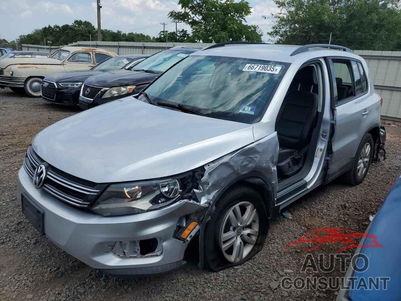 VOLKSWAGEN TIGUAN 2017 - WVGAV7AX4HK022153