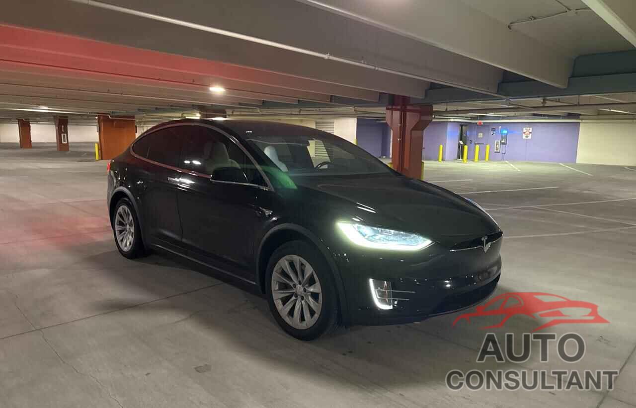 TESLA MODEL X 2016 - 5YJXCAE20GF024249