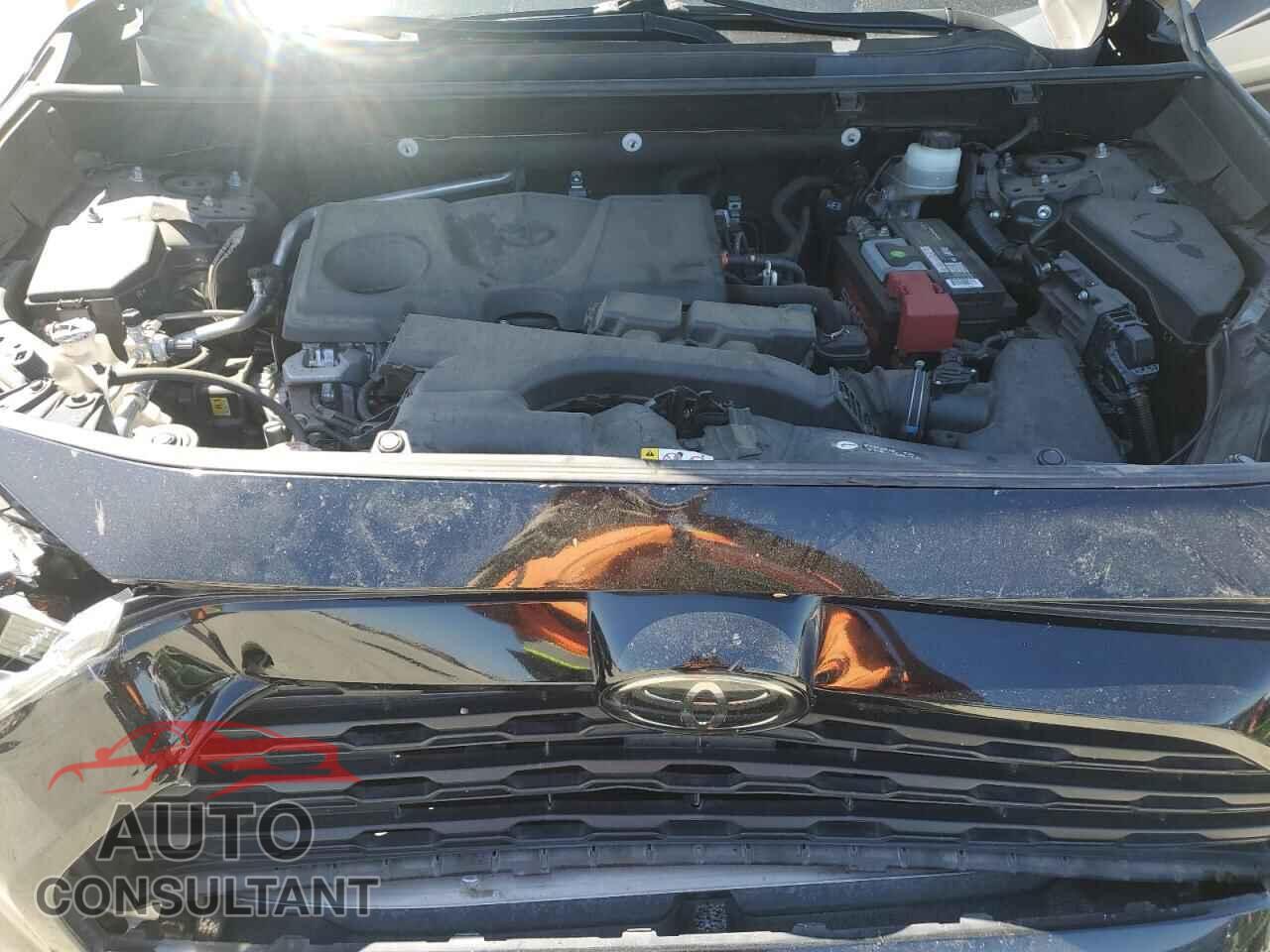 TOYOTA RAV4 2019 - JTMP1RFV2KD039087