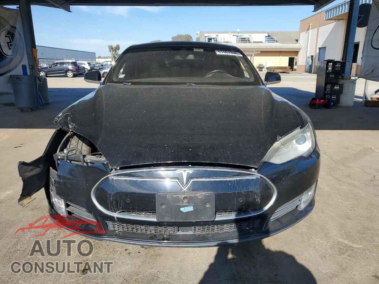 TESLA MODEL S 2015 - 5YJSA1E47FF117463