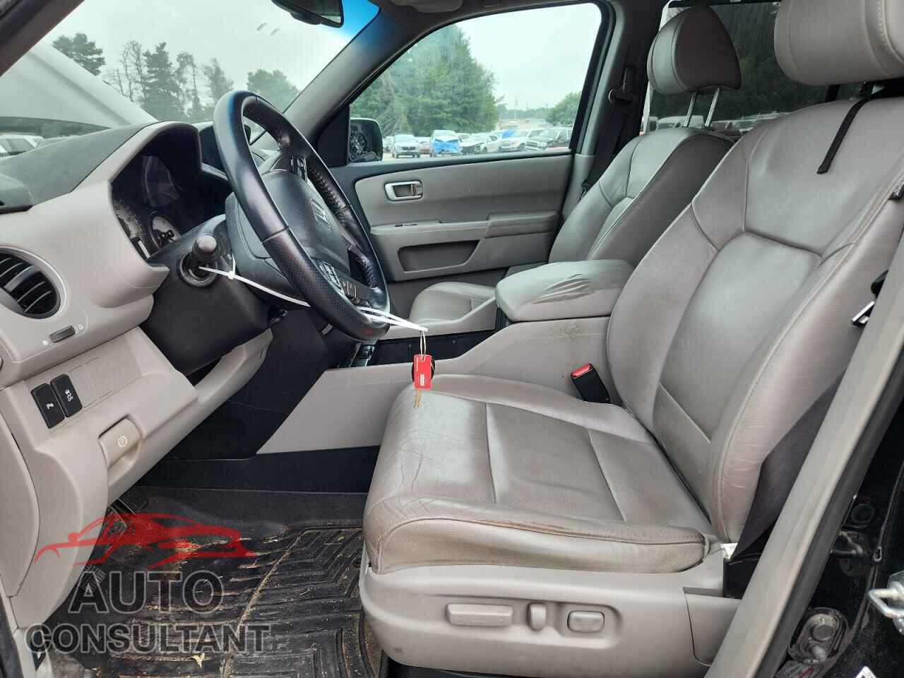 HONDA PILOT 2013 - 5FNYF4H96DB080424