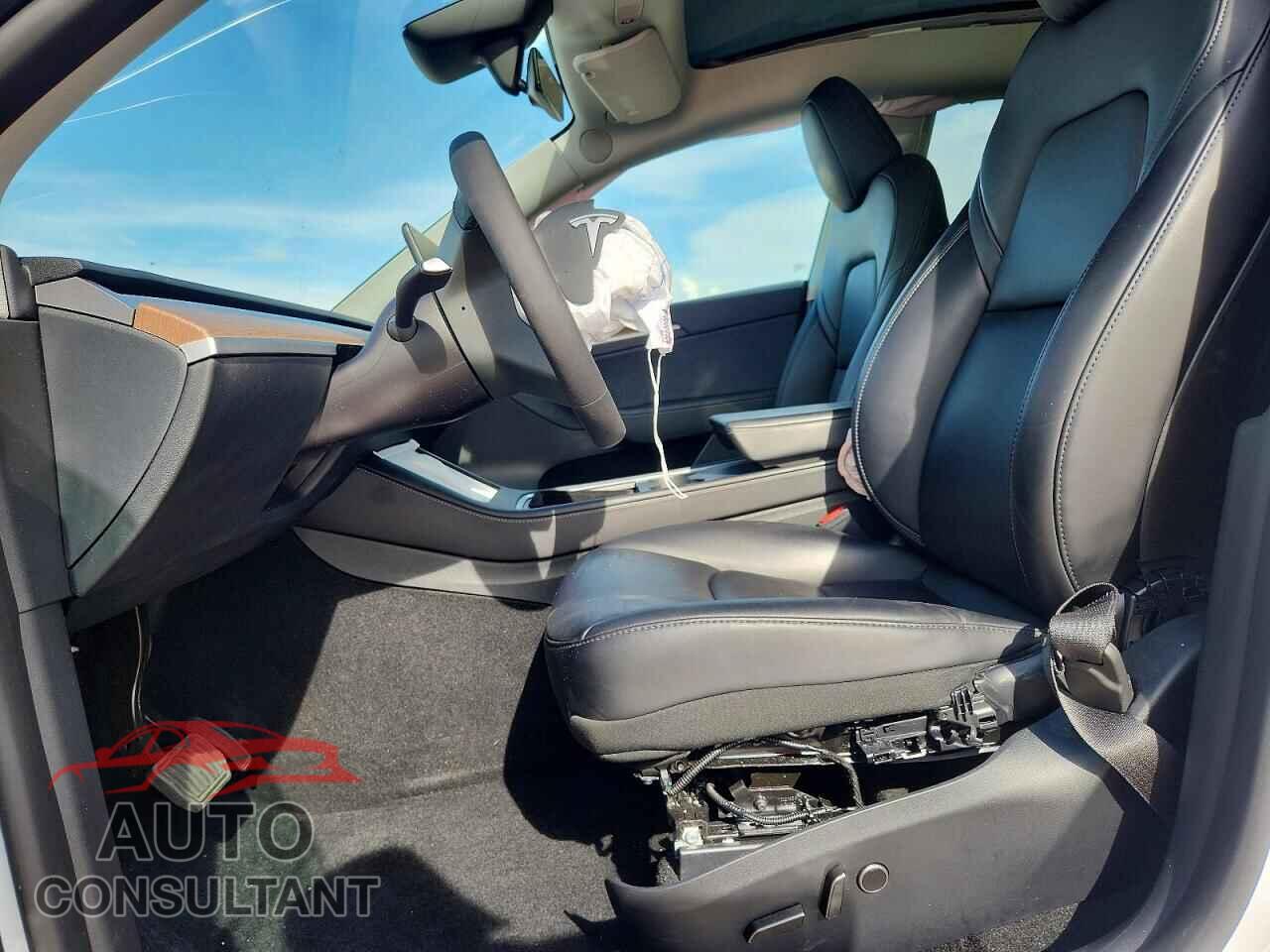 TESLA MODEL Y 2024 - 7SAYGAEE4RF167455