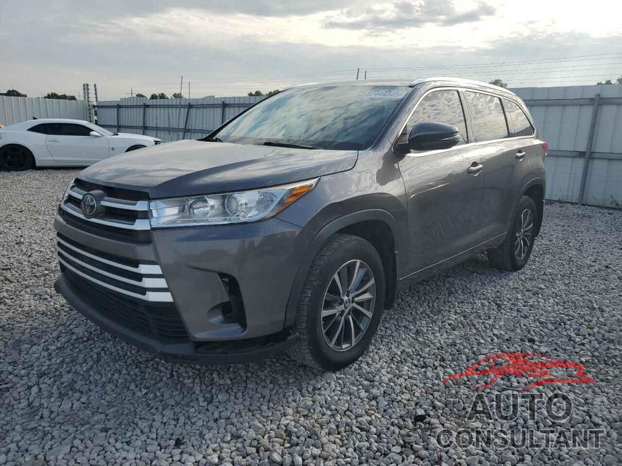 TOYOTA HIGHLANDER 2017 - 5TDKZRFH0HS221932
