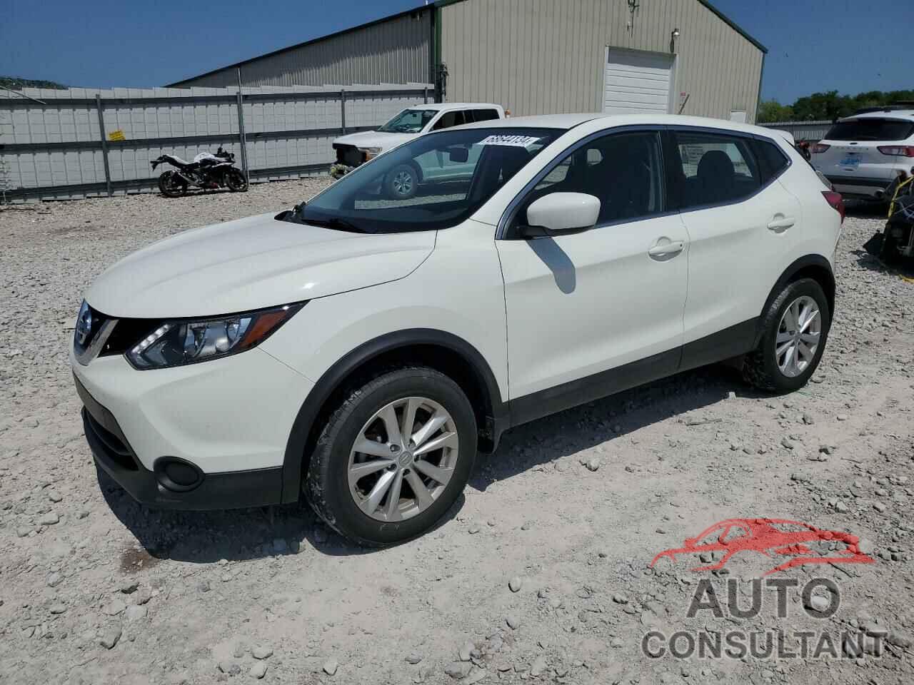 NISSAN ROGUE 2018 - JN1BJ1CR6JW206527