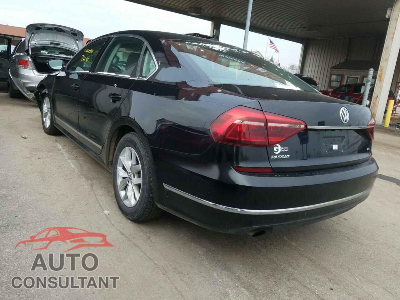 VOLKSWAGEN PASSAT 2017 - 1VWAT7A33HC021168