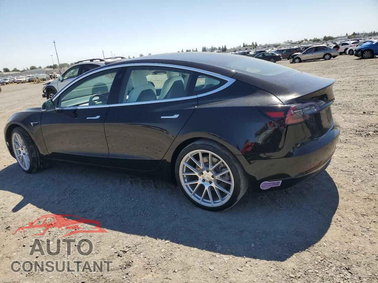TESLA MODEL 3 2018 - 5YJ3E1EB5JF111774