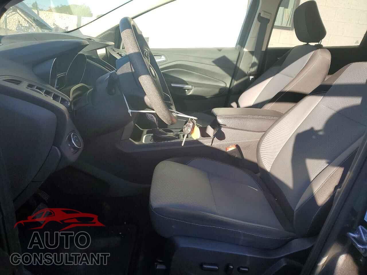 FORD ESCAPE 2018 - 1FMCU9GDXJUD04943