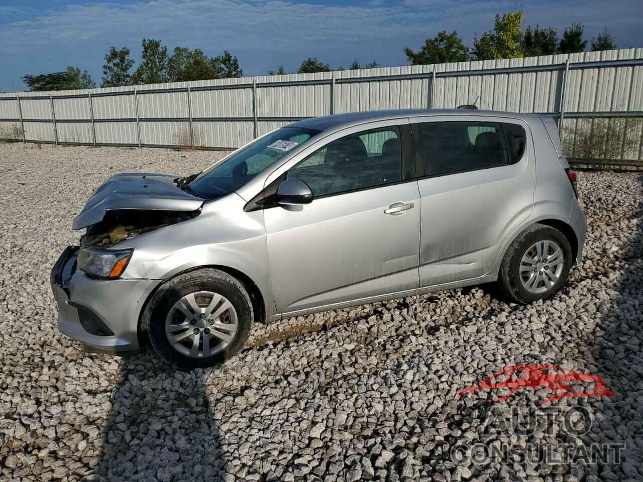 CHEVROLET SONIC 2018 - 1G1JG6SH2J4104224