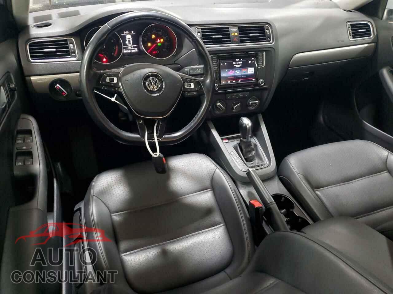 VOLKSWAGEN JETTA 2017 - 3VWDB7AJ7HM233259