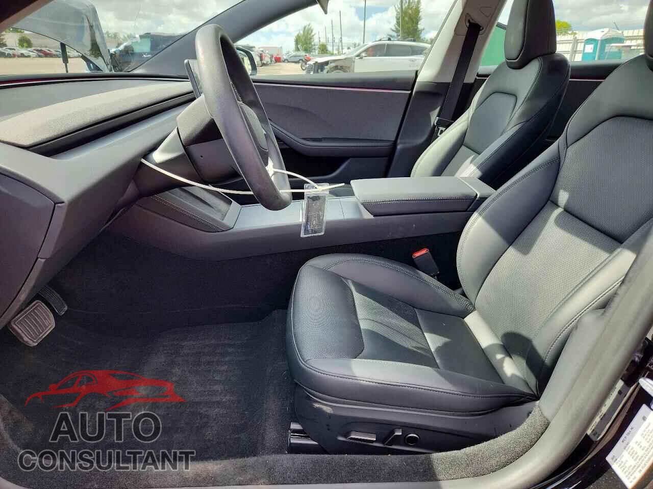 TESLA MODEL 3 2025 - 5YJ3E1EA9SF044945