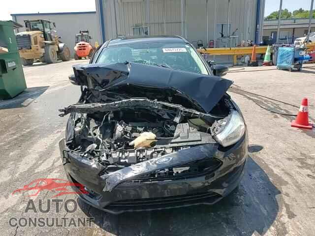 FORD FOCUS 2017 - 1FADP3F29HL210037
