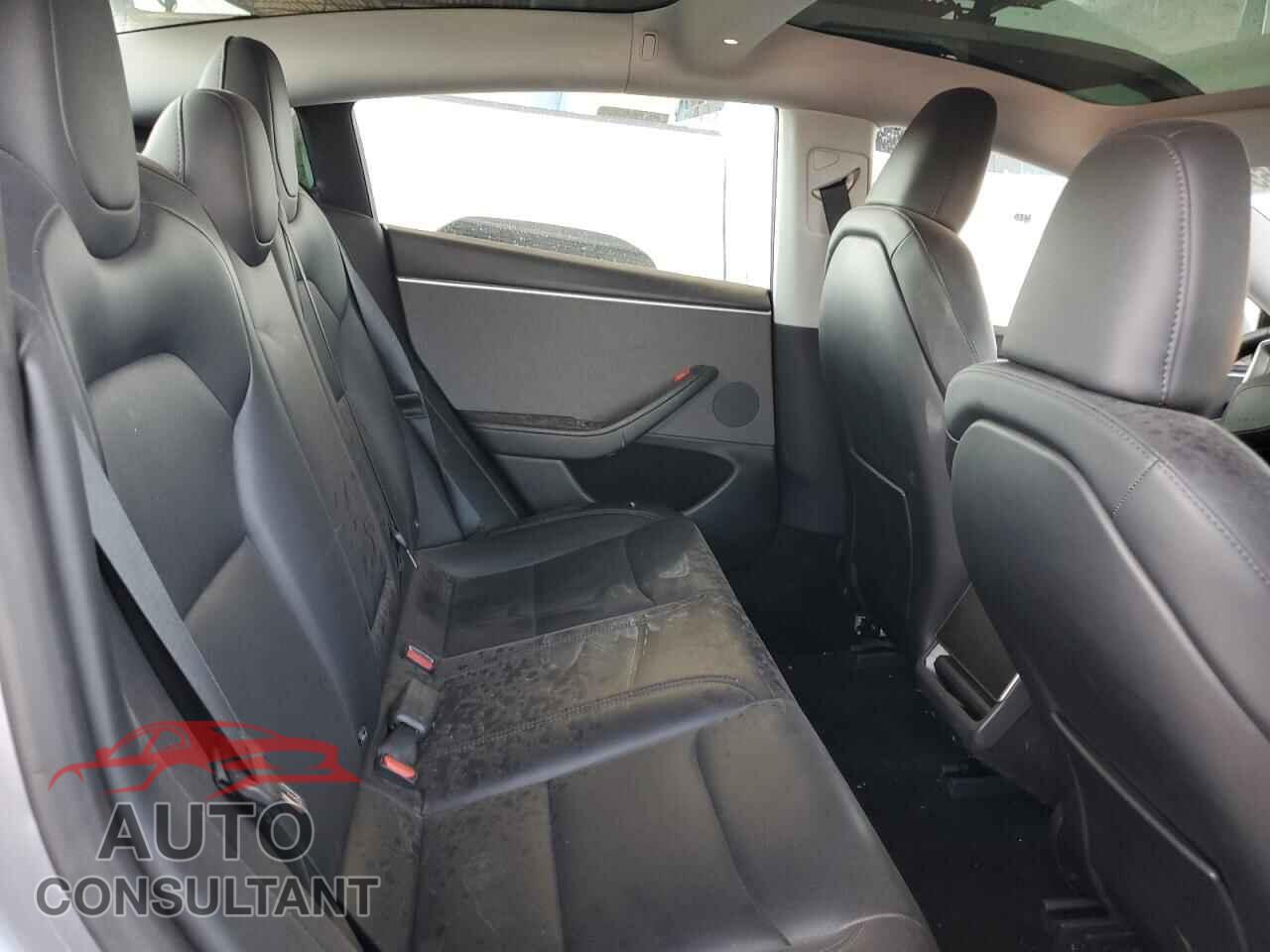 TESLA MODEL 3 2025 - 5YJ3E1EA5SF892899