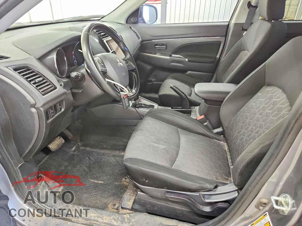 MITSUBISHI OUTLANDER 2020 - JA4AR3AUXLU014251