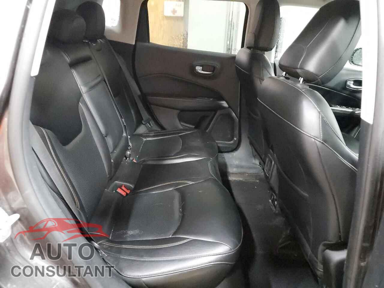 JEEP COMPASS 2018 - 3C4NJDCB6JT135558