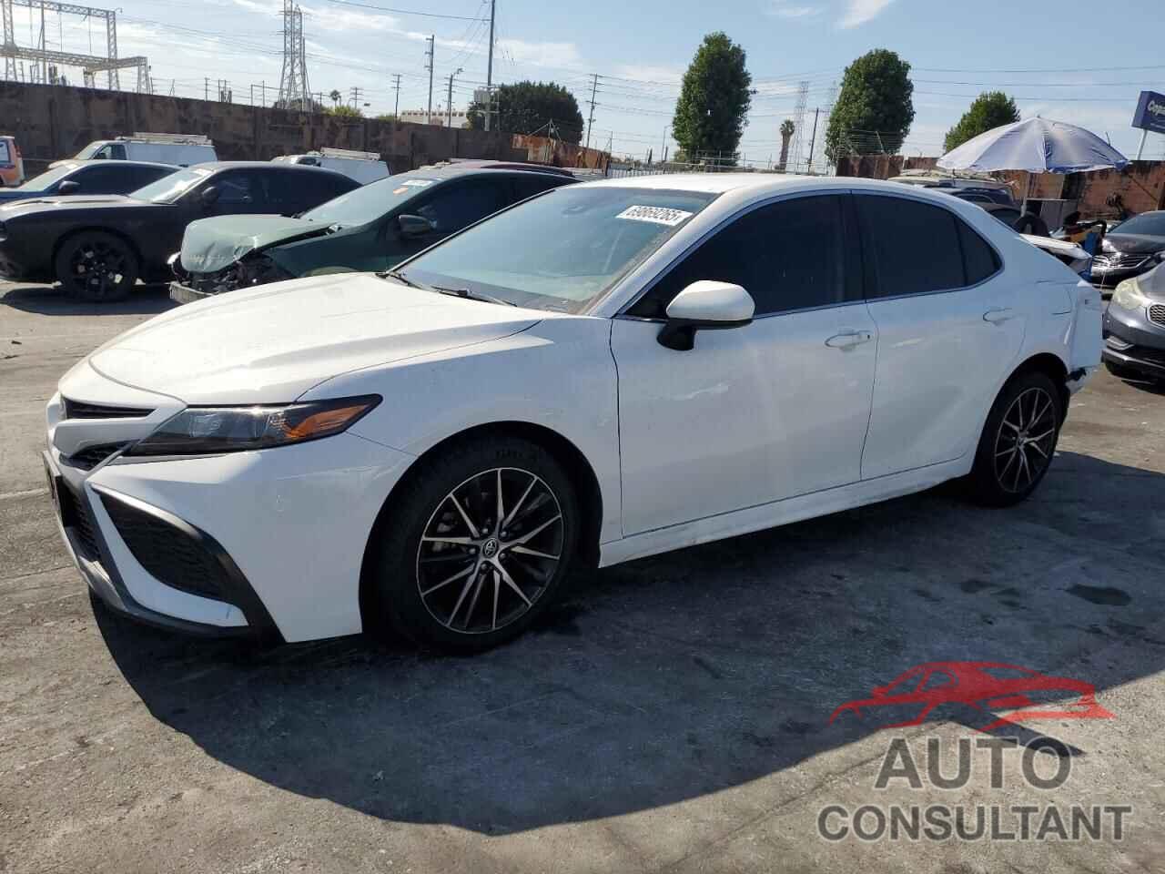 TOYOTA CAMRY 2021 - 4T1G11AK1MU529212