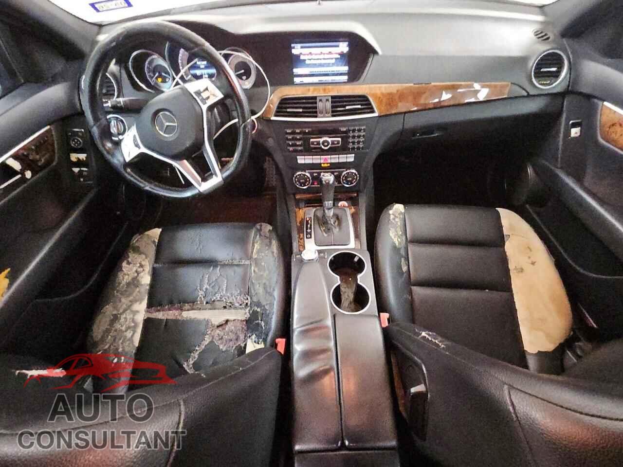 MERCEDES-BENZ C-CLASS 2013 - WDDGF4HB6DA810913