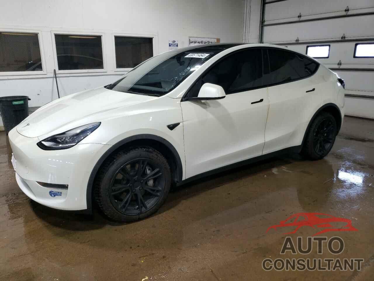 TESLA MODEL Y 2021 - 5YJYGDEEXMF098472