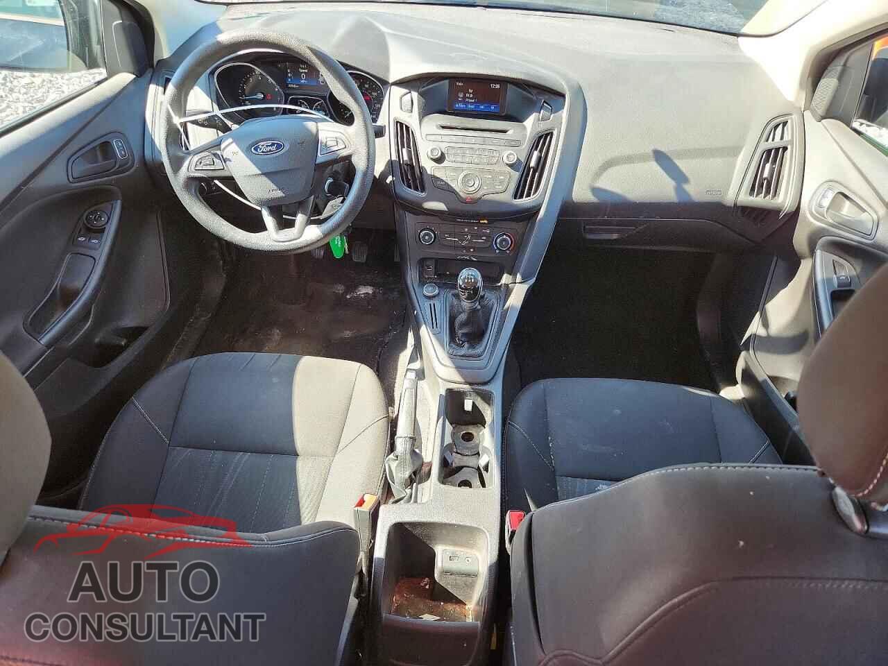 FORD FOCUS 2017 - 1FADP3E20HL312716