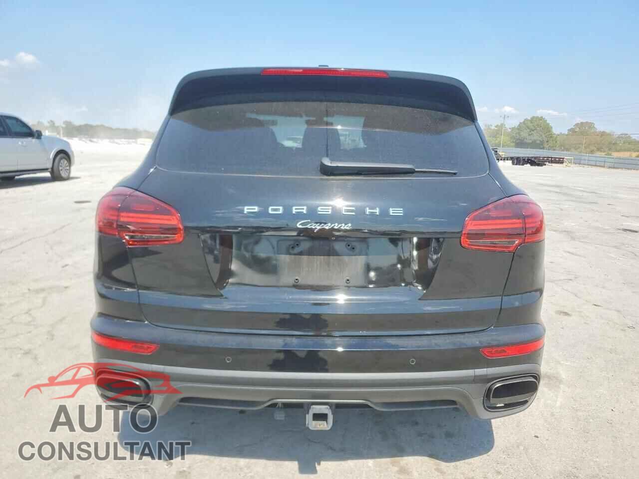 PORSCHE CAYENNE 2016 - WP1AA2A25GLA02637