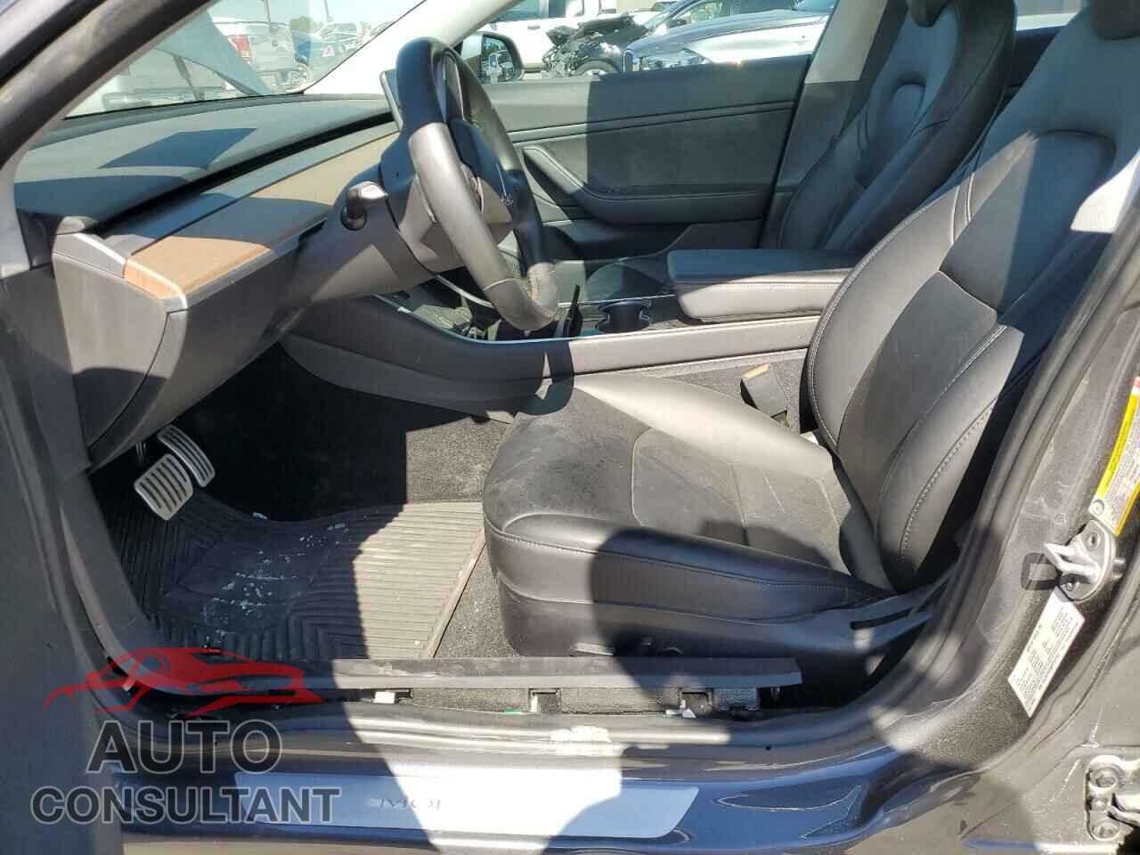 TESLA MODEL 3 2019 - 5YJ3E1EB3KF231137
