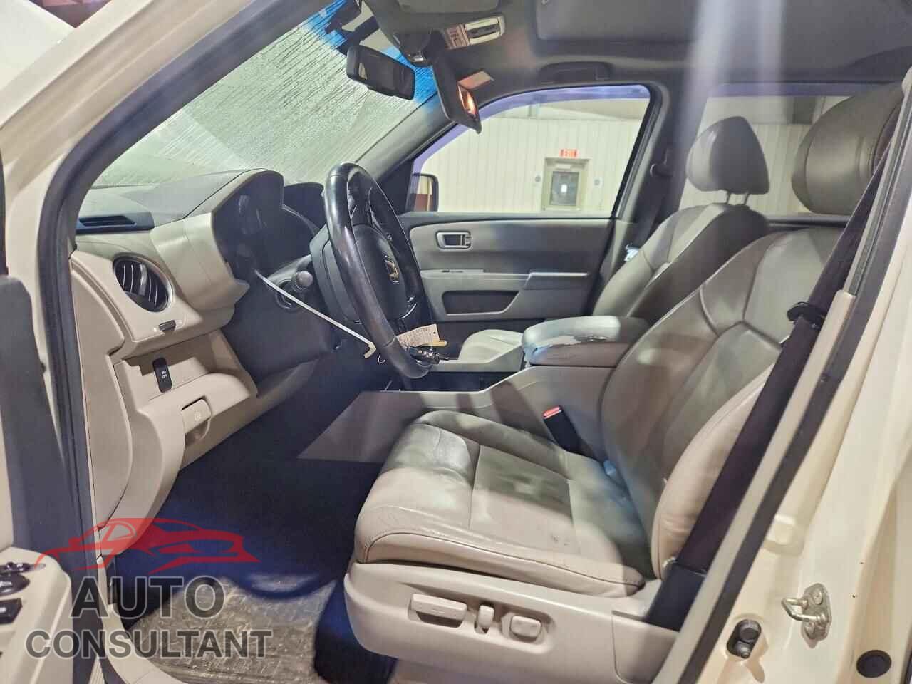 HONDA PILOT 2011 - 5FNYF4H52BB001373