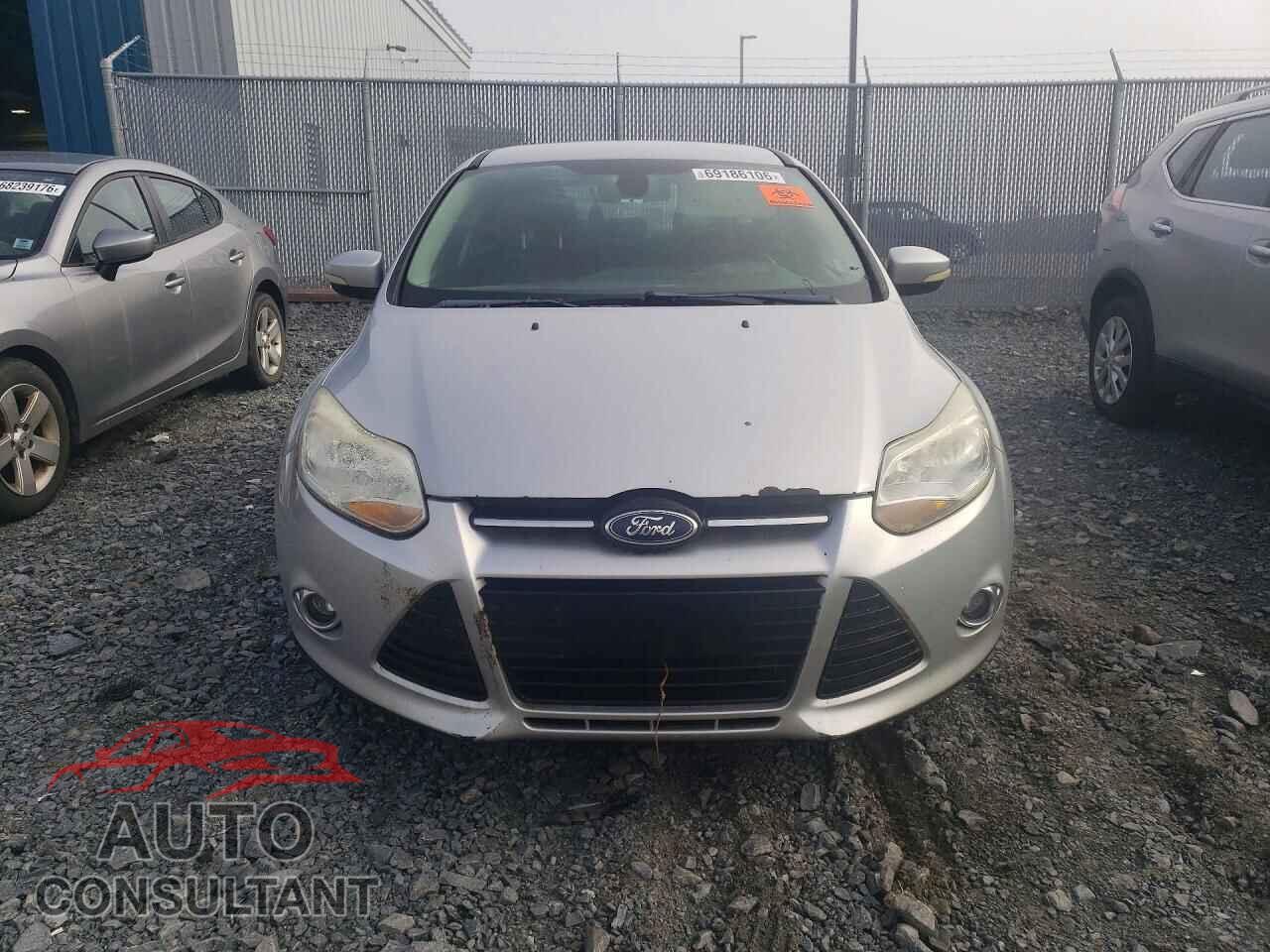 FORD FOCUS 2012 - 1FAHP3M22CL379720