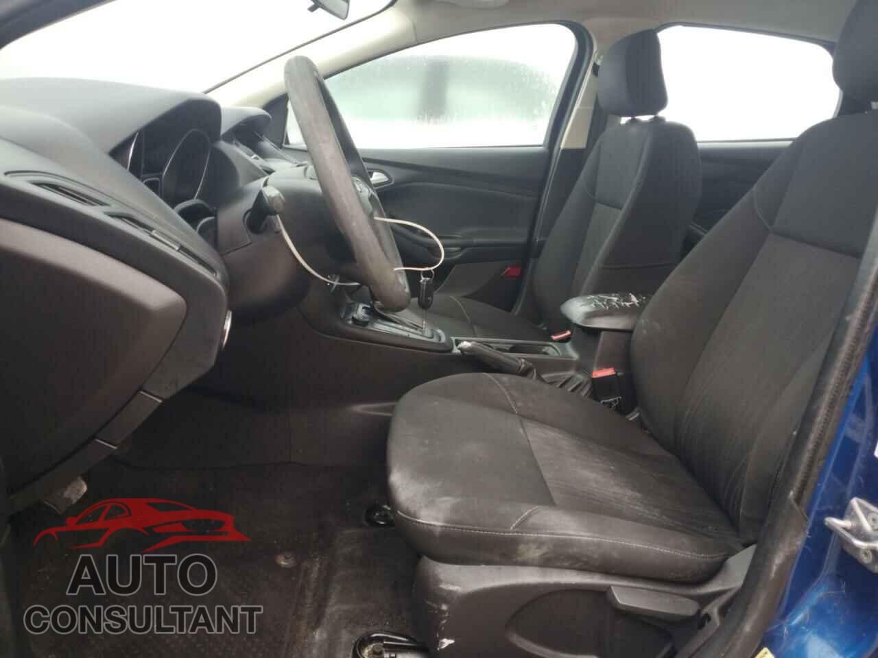 FORD FOCUS 2018 - 1FADP3FE3JL210177