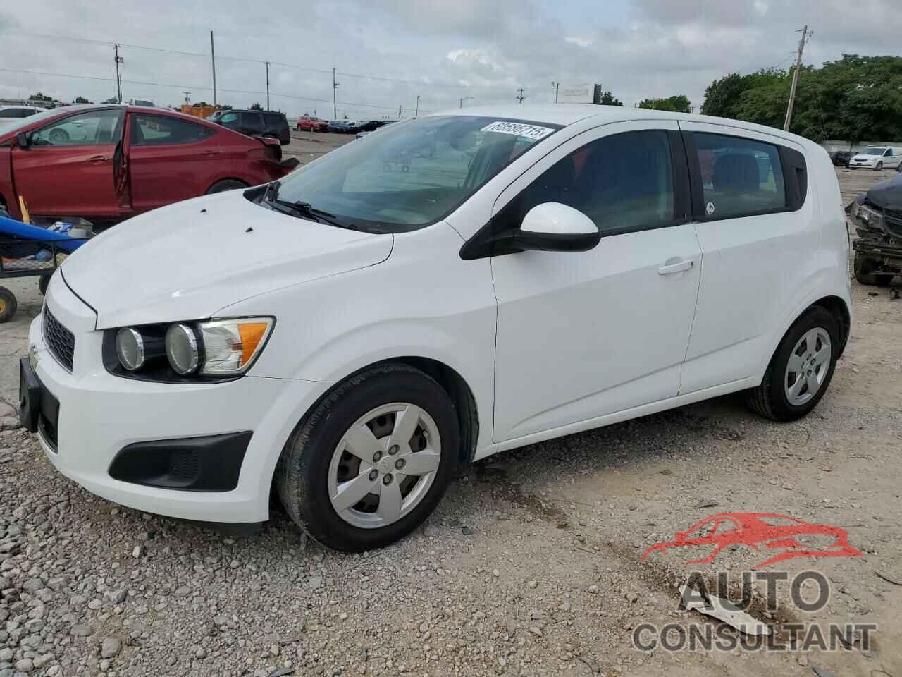 CHEVROLET SONIC 2016 - 1G1JA6SH2G4105013