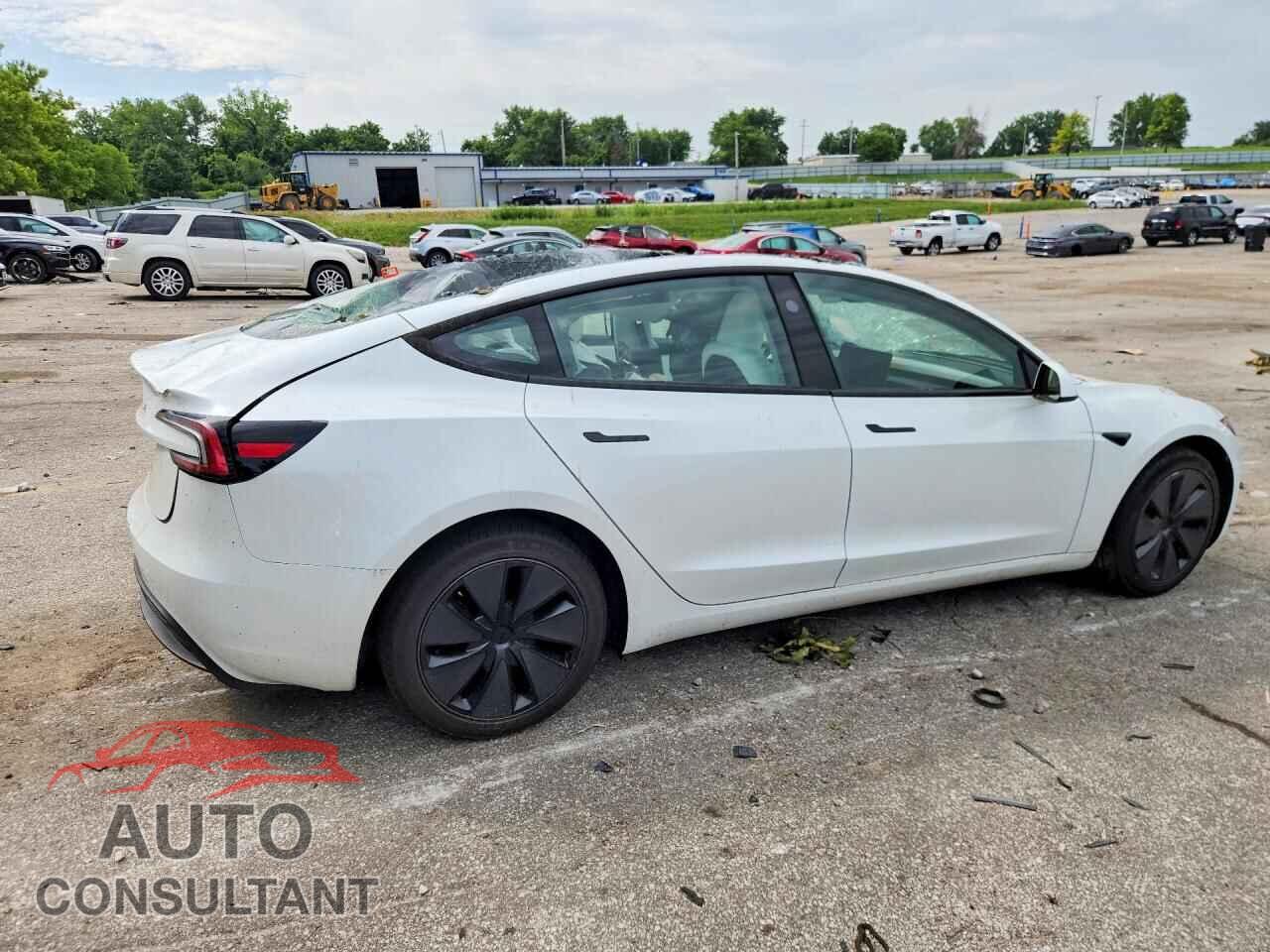 TESLA MODEL 3 2025 - 5YJ3E1EA7SF942136