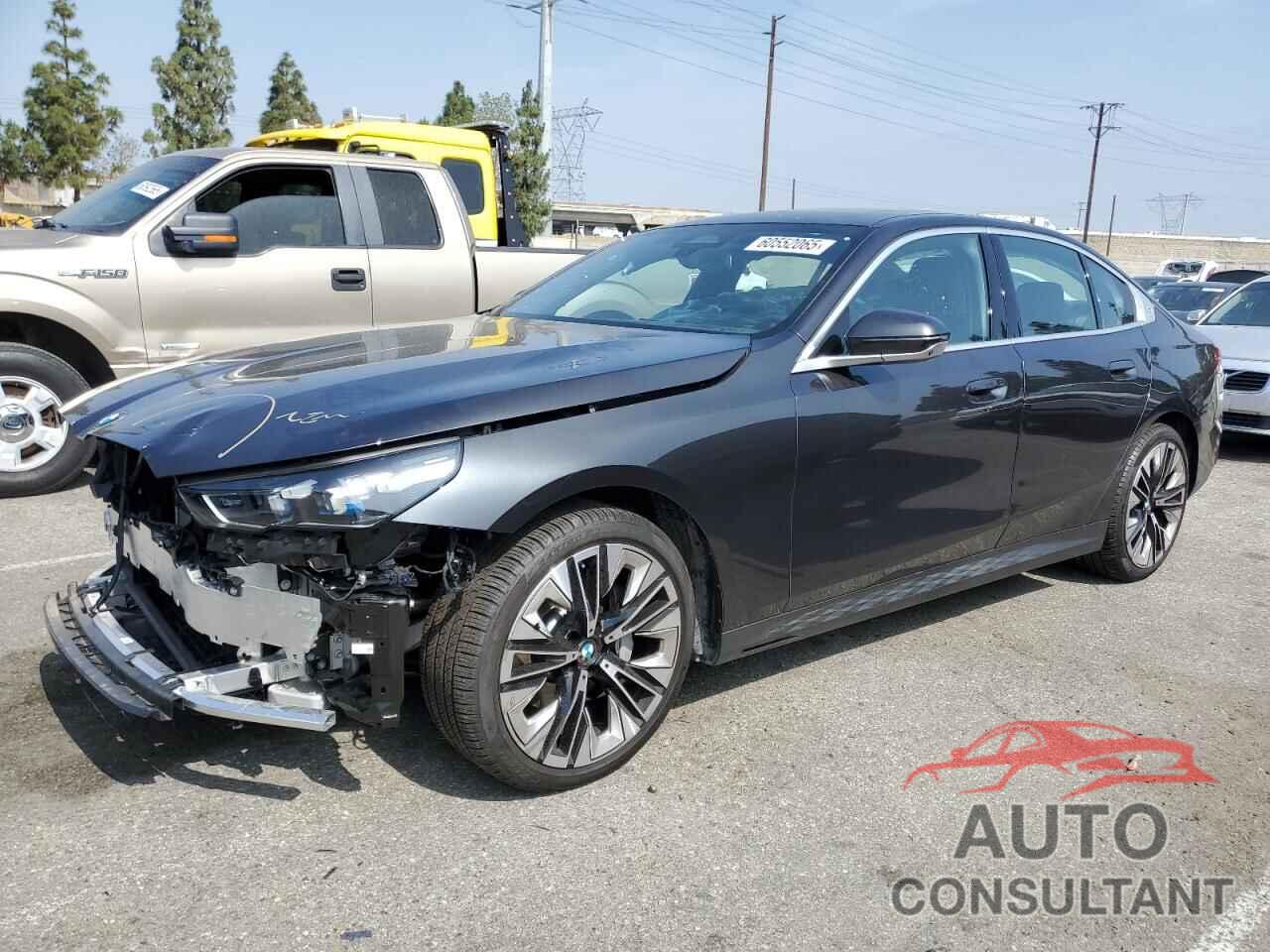 BMW 5 SERIES 2024 - WBA43FJ03RCS32238