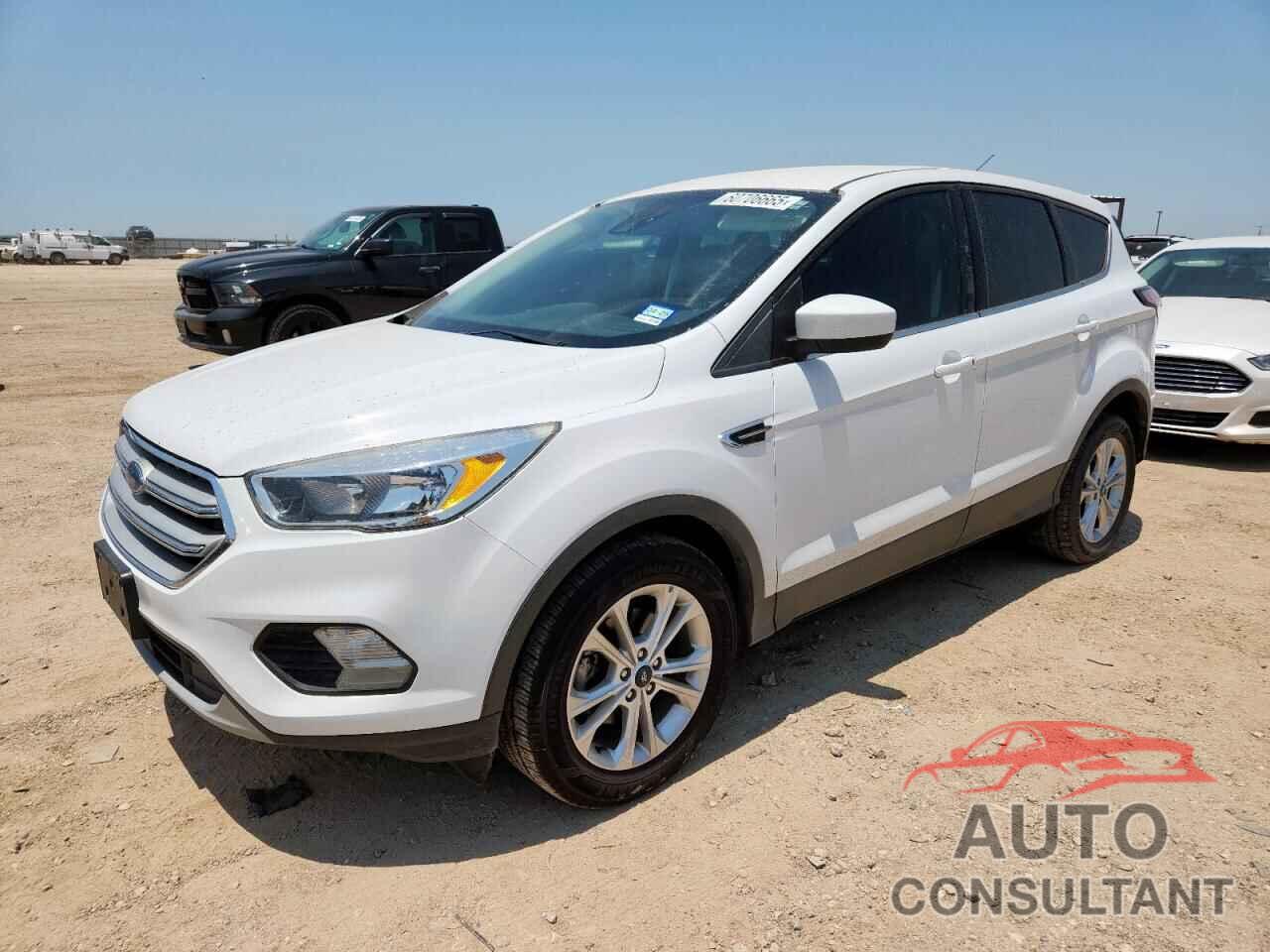 FORD ESCAPE 2018 - 1FMCU0GD3JUC50428