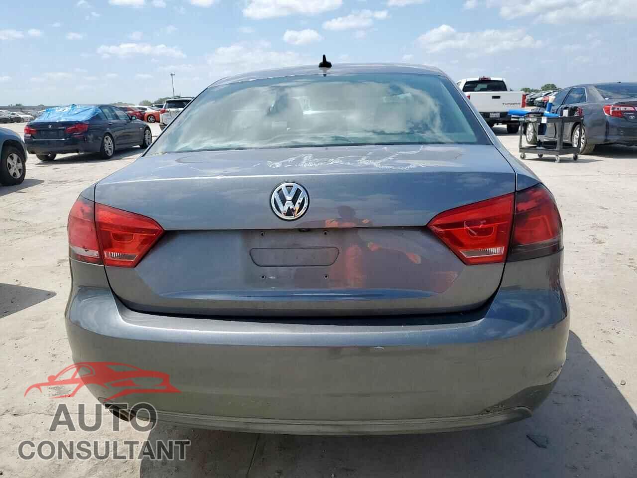 VOLKSWAGEN PASSAT 2014 - 1VWBP7A34EC006618