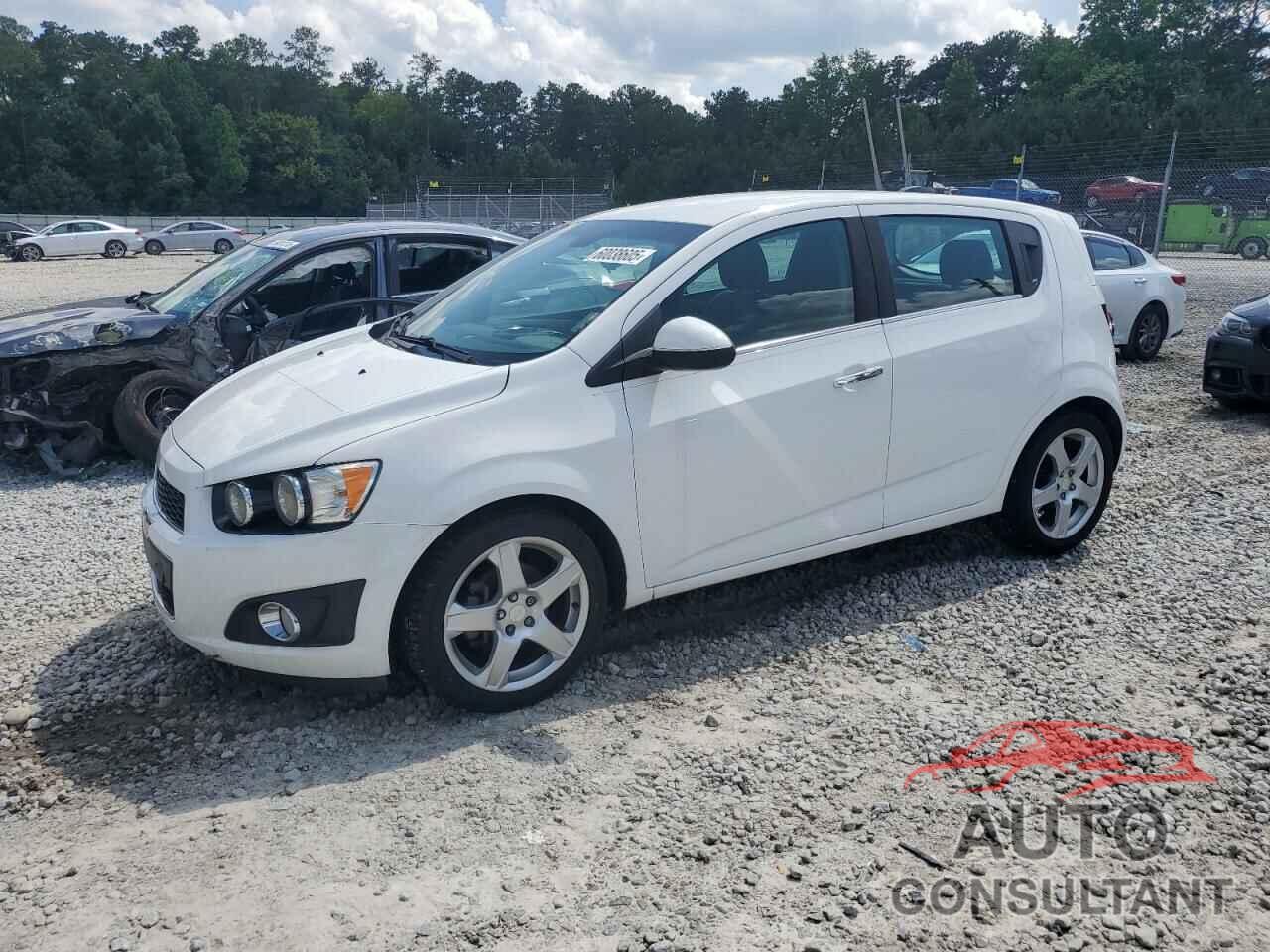 CHEVROLET SONIC 2015 - 1G1JE6SB5F4103366