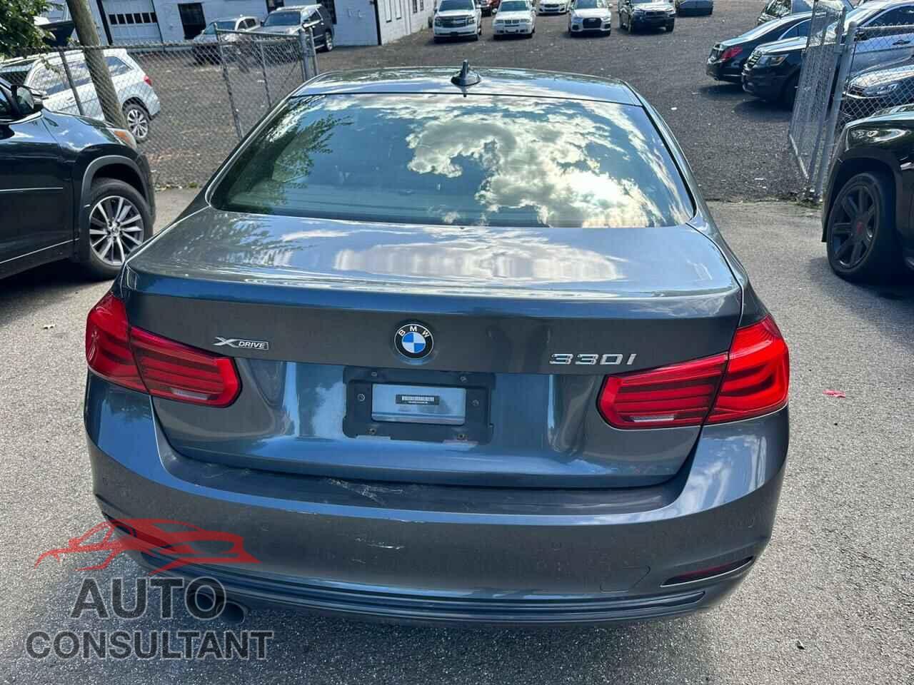 BMW 3 SERIES 2017 - WBA8D9C31HA005406