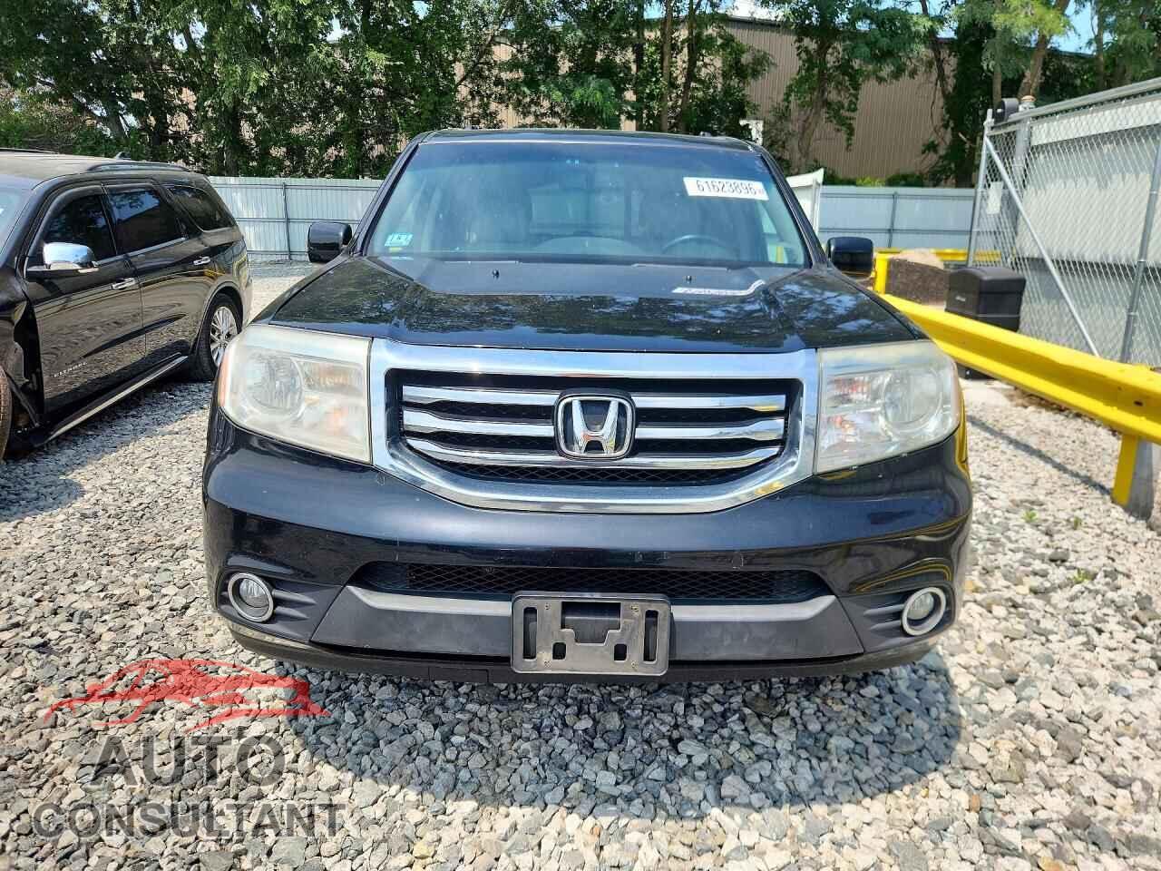 HONDA PILOT 2015 - 5FNYF4H56FB052865