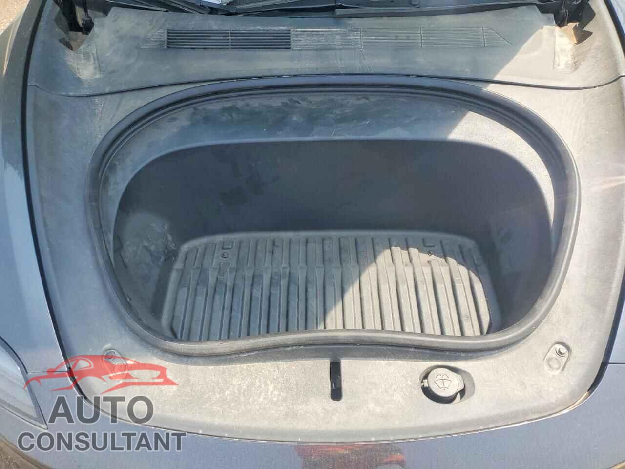 TESLA MODEL 3 2024 - LRW3E7EB5RC087923