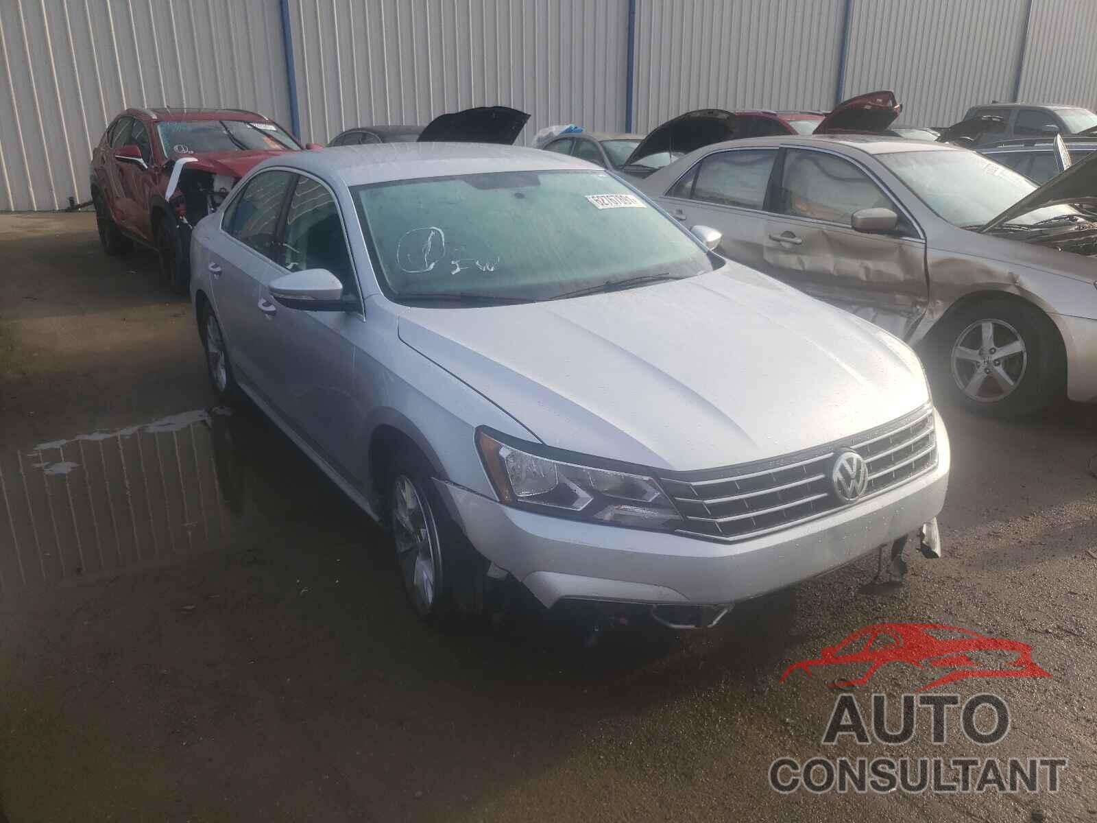 VOLKSWAGEN PASSAT 2017 - 1VWAT7A38HC009596