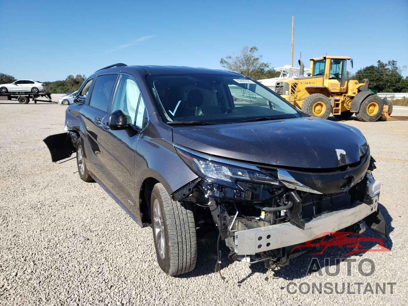 TOYOTA SIENNA 2021 - 5TDKRKEC8MS039127