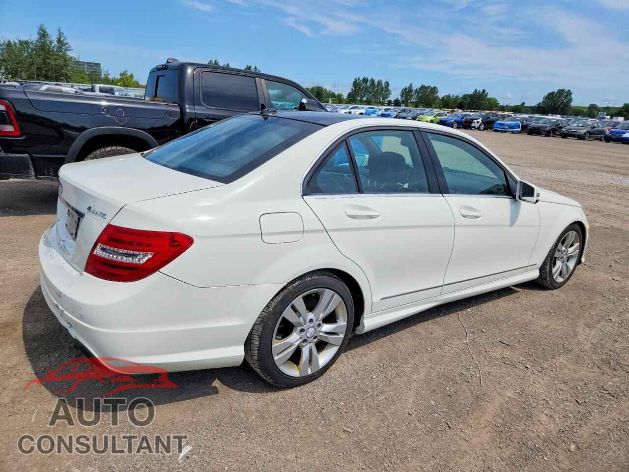 MERCEDES-BENZ C-CLASS 2012 - WDDGF8BB9CA648094