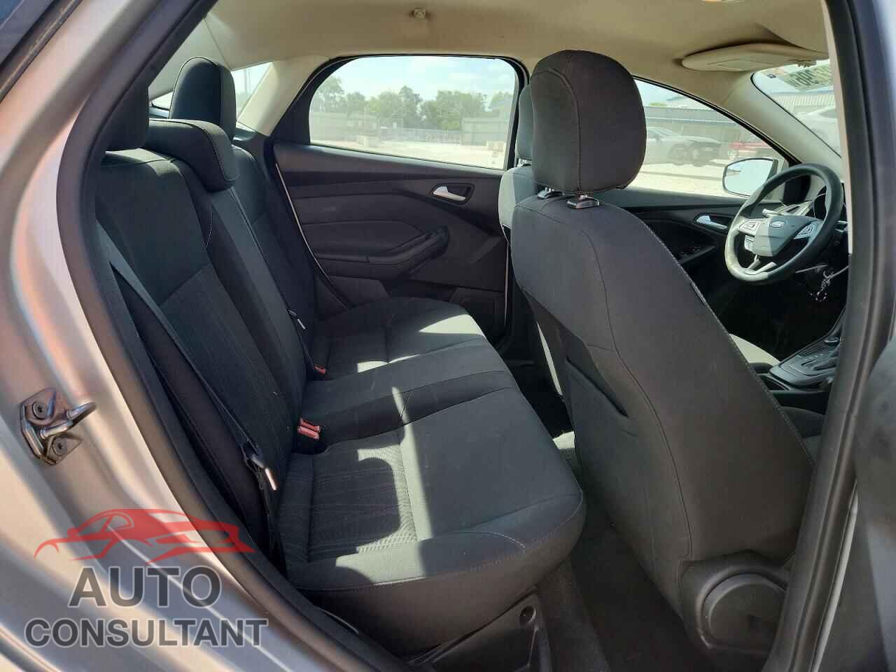 FORD FOCUS 2017 - 1FADP3F21HL320189
